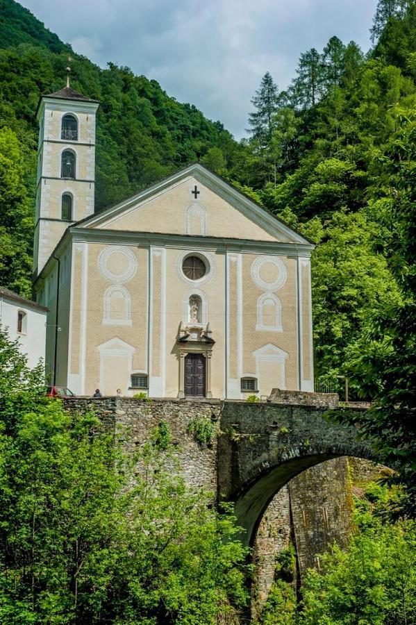 Grotto Zendralli Roveredo Exteriör bild