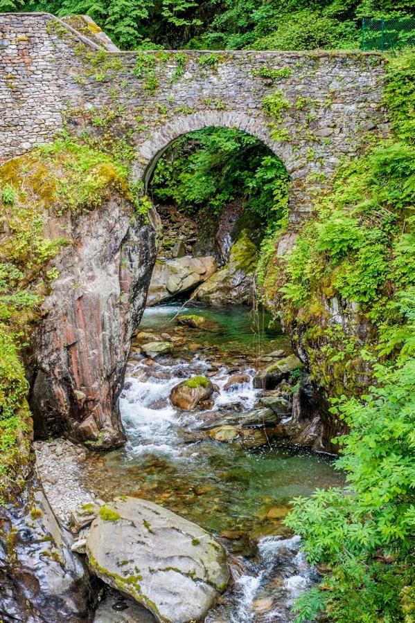 Grotto Zendralli Roveredo Exteriör bild