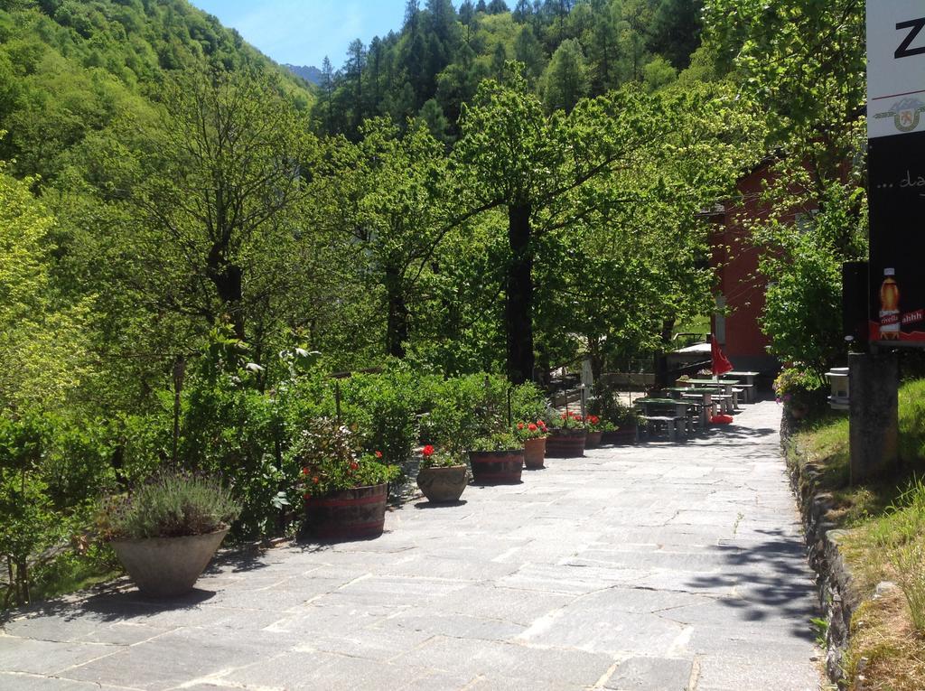 Grotto Zendralli Roveredo Exteriör bild